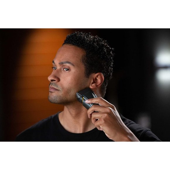 Microtouch Titanuim ROVOR Men's Wireless Rechargeable Shaver - Picture 7 of 7